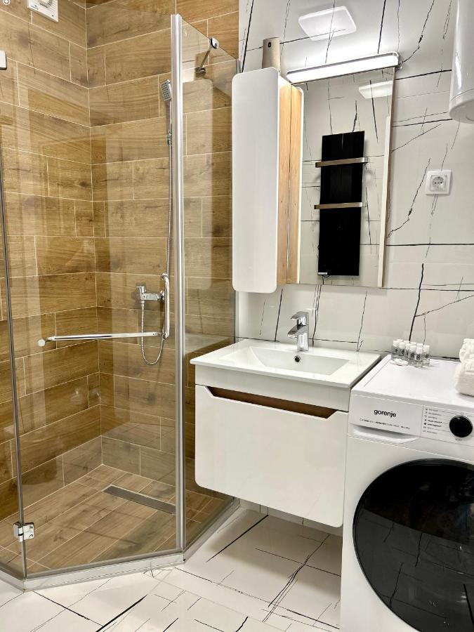 Apartman Lux-Besplatno Koriscenje Zasebne Garaze Сремска-Митровица Экстерьер фото